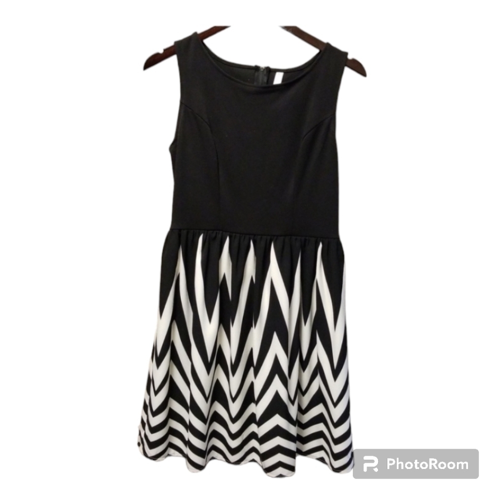 Xhilaration Black & Ivory Dress - M